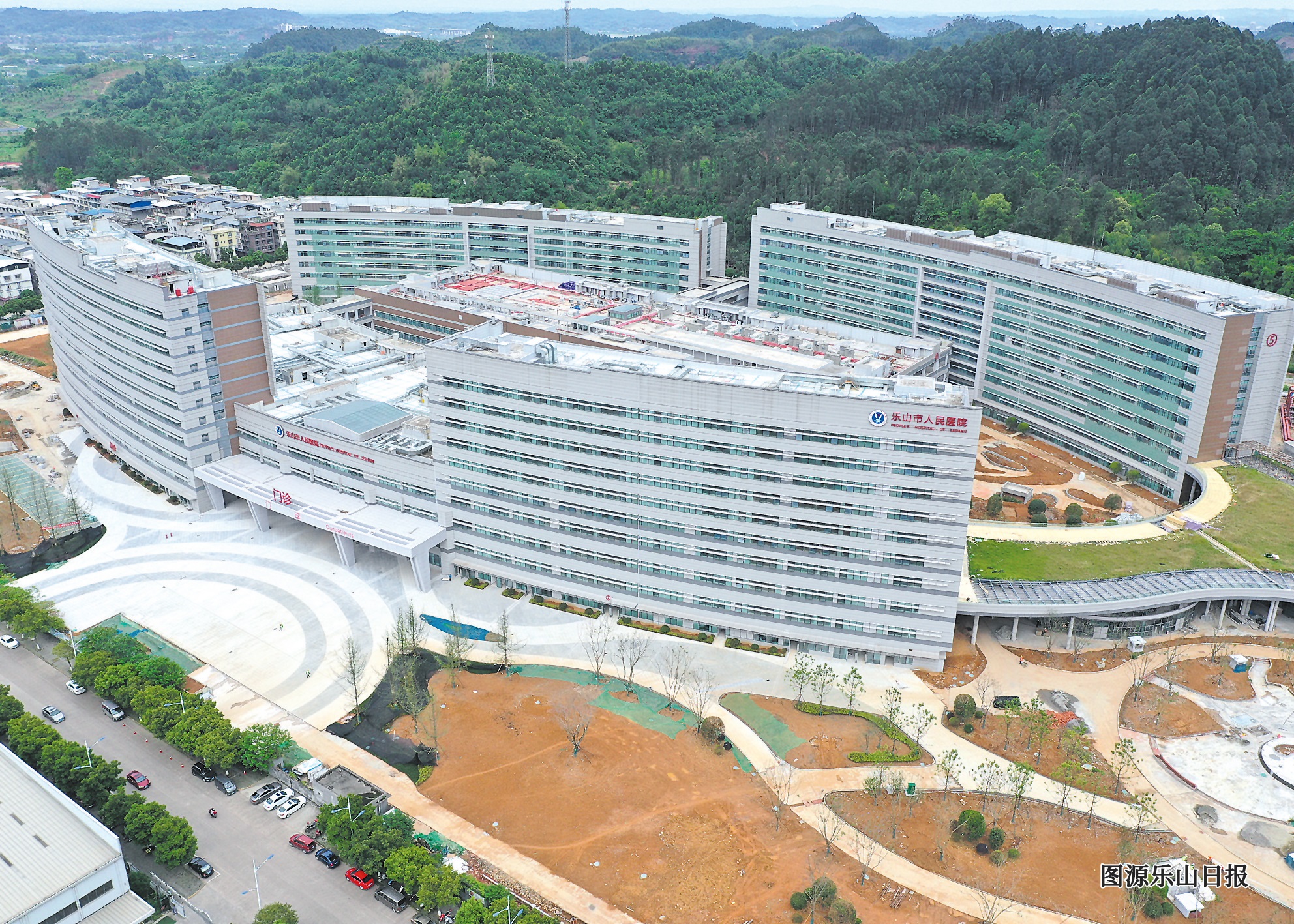 樂(lè)山市新區(qū)醫(yī)院-華邦保和項(xiàng)目-輕質(zhì)抹灰石膏、天然找平石膏